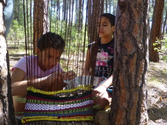 Kids weaving